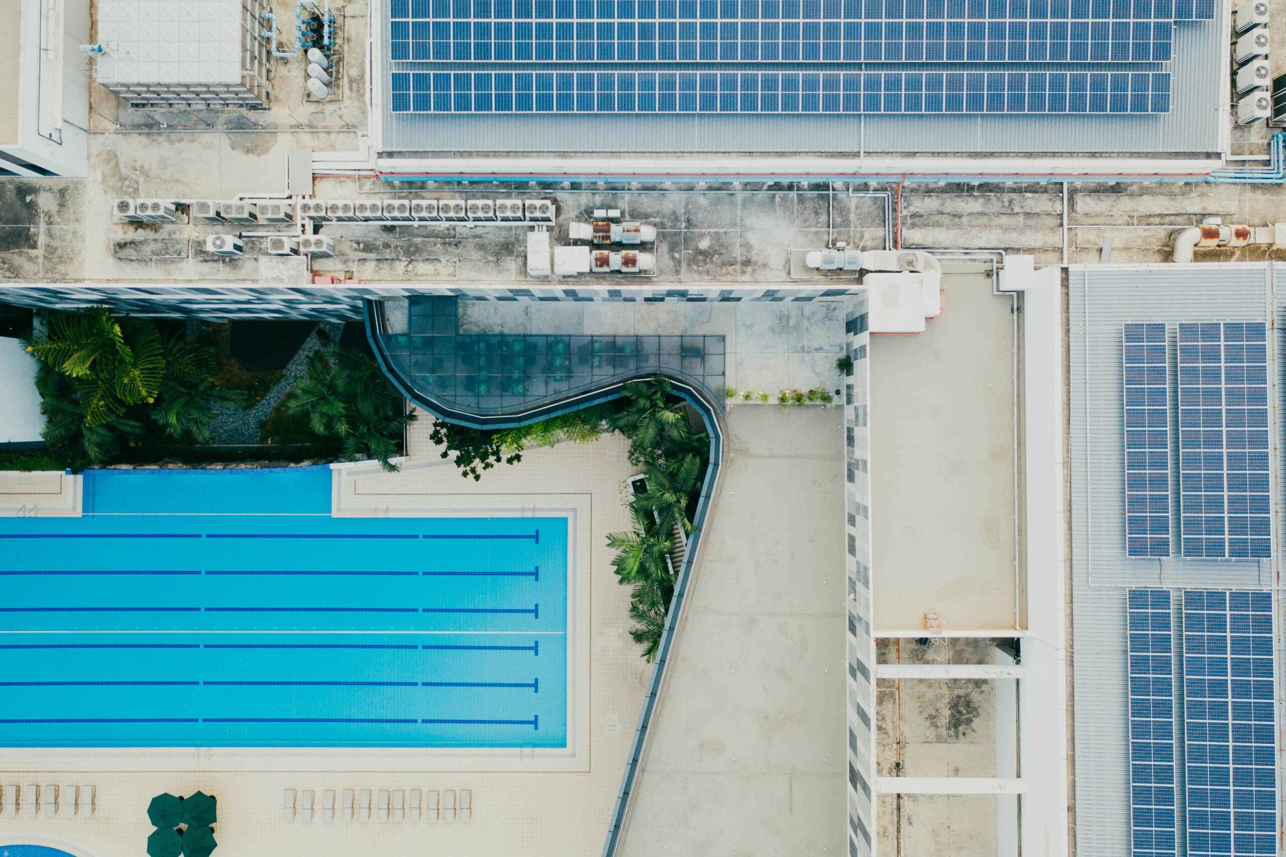 Commercial Solutions 1 COMMERCIAL Solar Solution